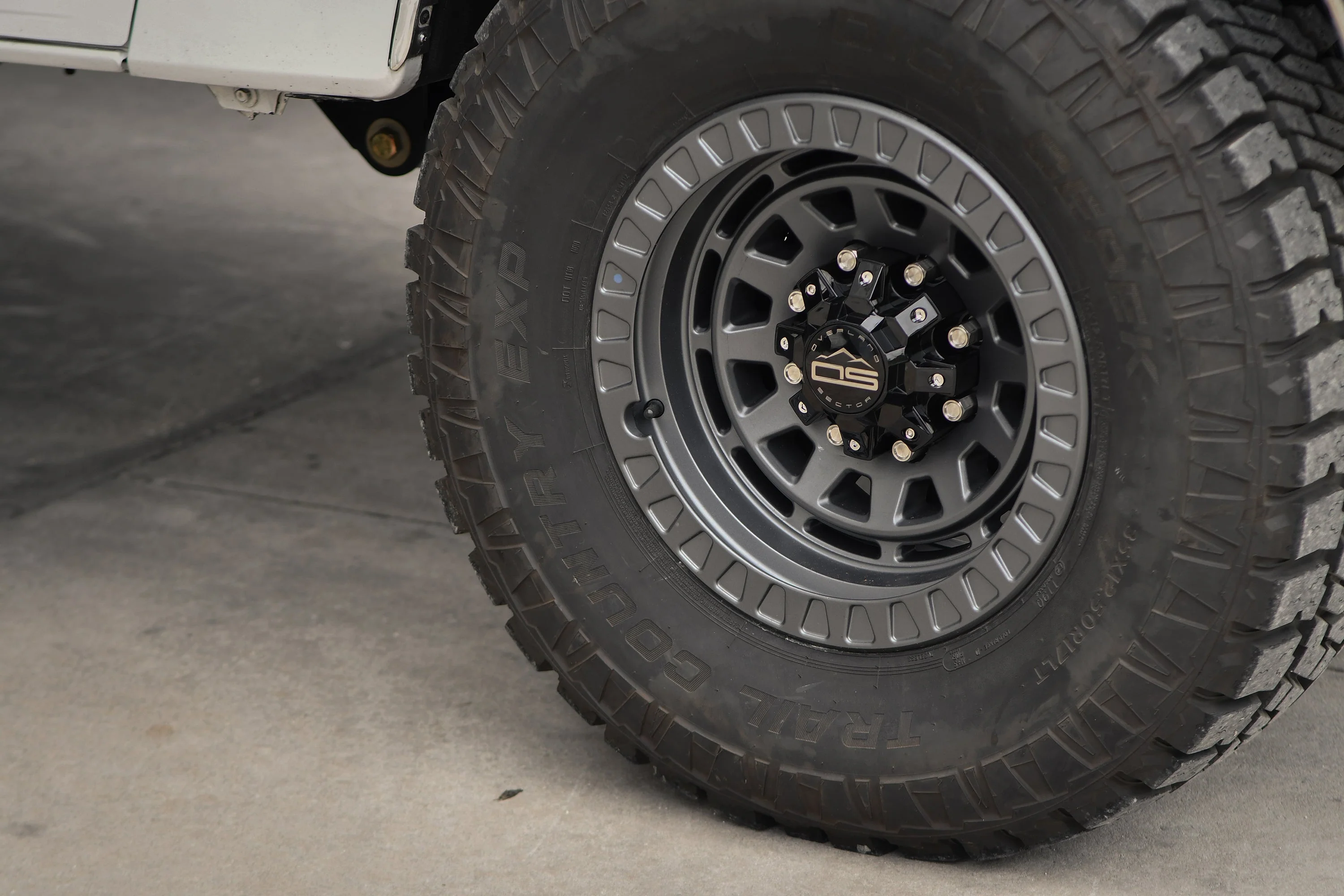 Overland Sector Venture 17x9 +0 8x165mm 121.2mm Satin Grey - Image 3
